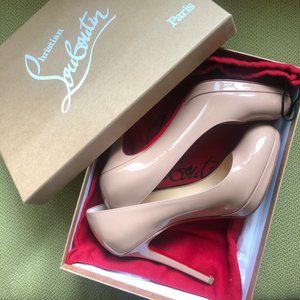 CHRISTIAN LOUBOUTIN NUDE PUMP HEEL 38 WORN TWICE